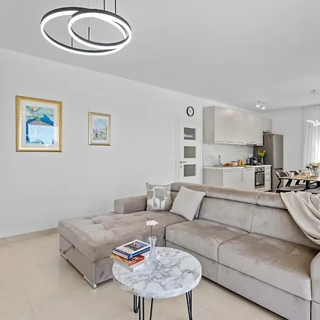 Karavella - With Heated Pool Villa